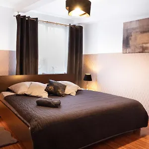  Hostel Clicktheflat Piekna Center